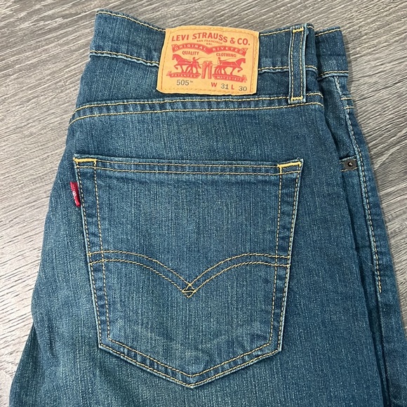 Levi's Men's 505 Straight Leg Jeans Size 31x30 - Picture 2 of 5